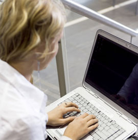 girl-at-computer