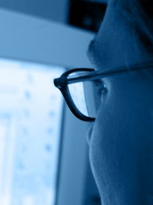girl-watching-screen
