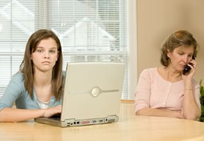 teen-girl-and-computer