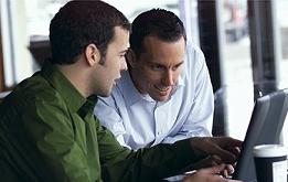 2 men computer