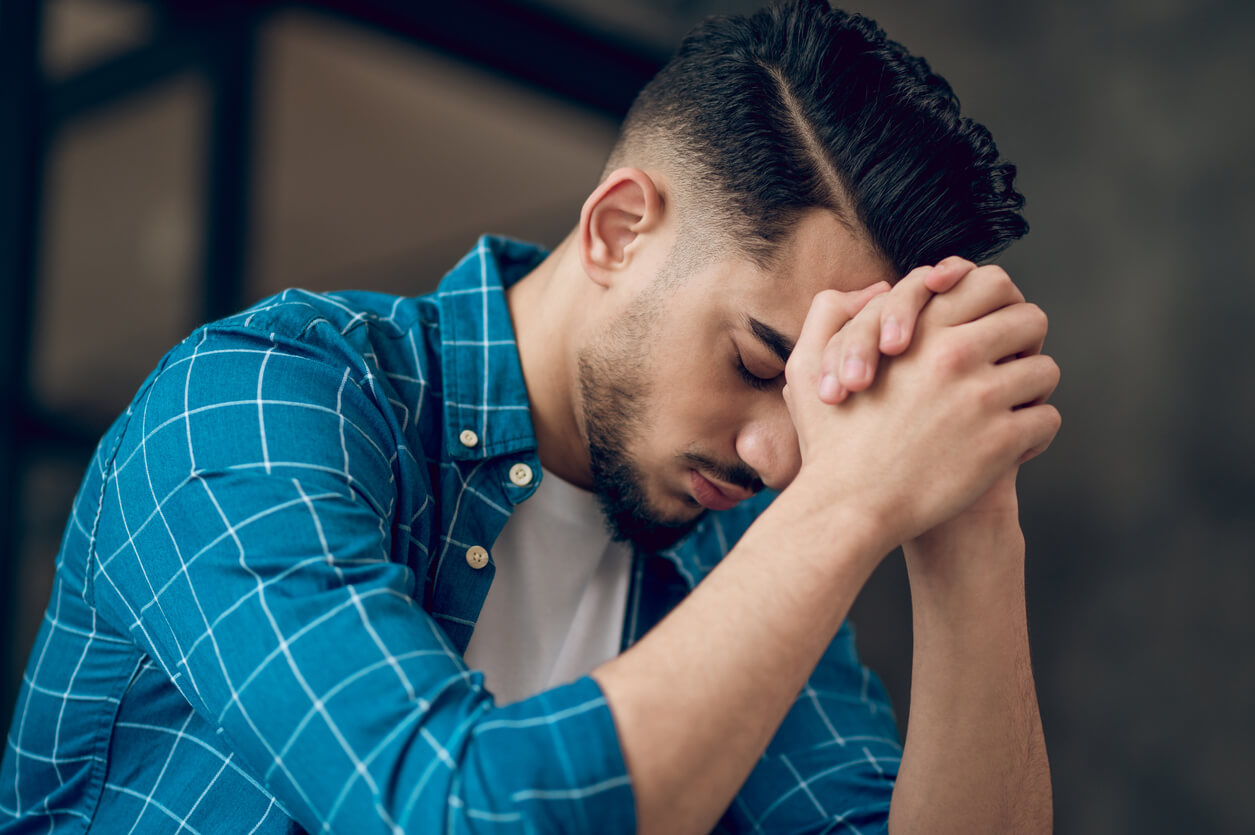 A young man fighting lust through prayer.