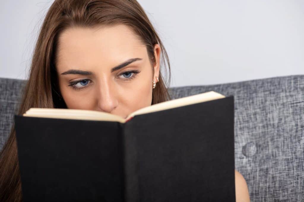 Image for article: Reading Romance Novels: Is It Porn?